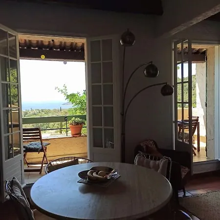 Mas Flora בית נופש *